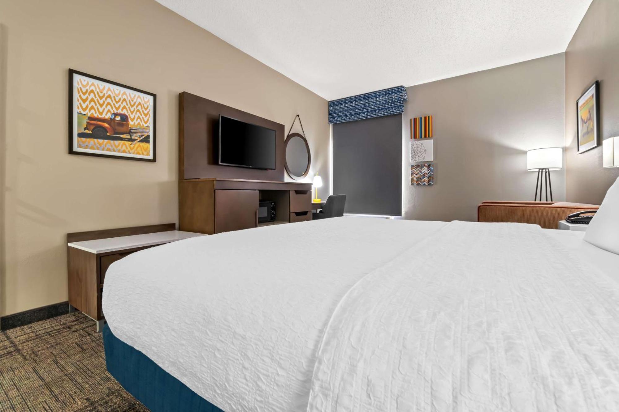 Hotel Hampton 3*