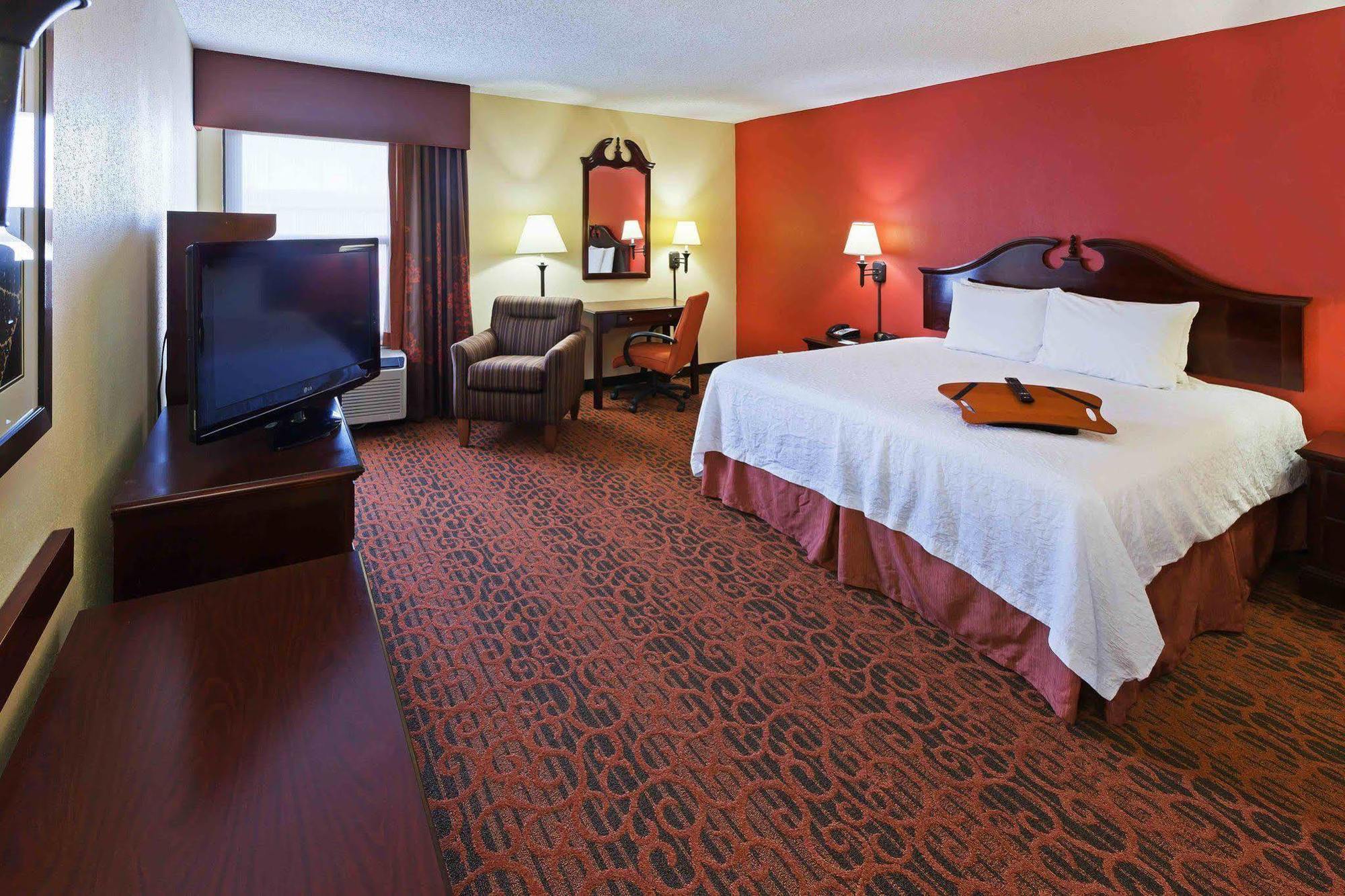 Hampton Hotel 3*